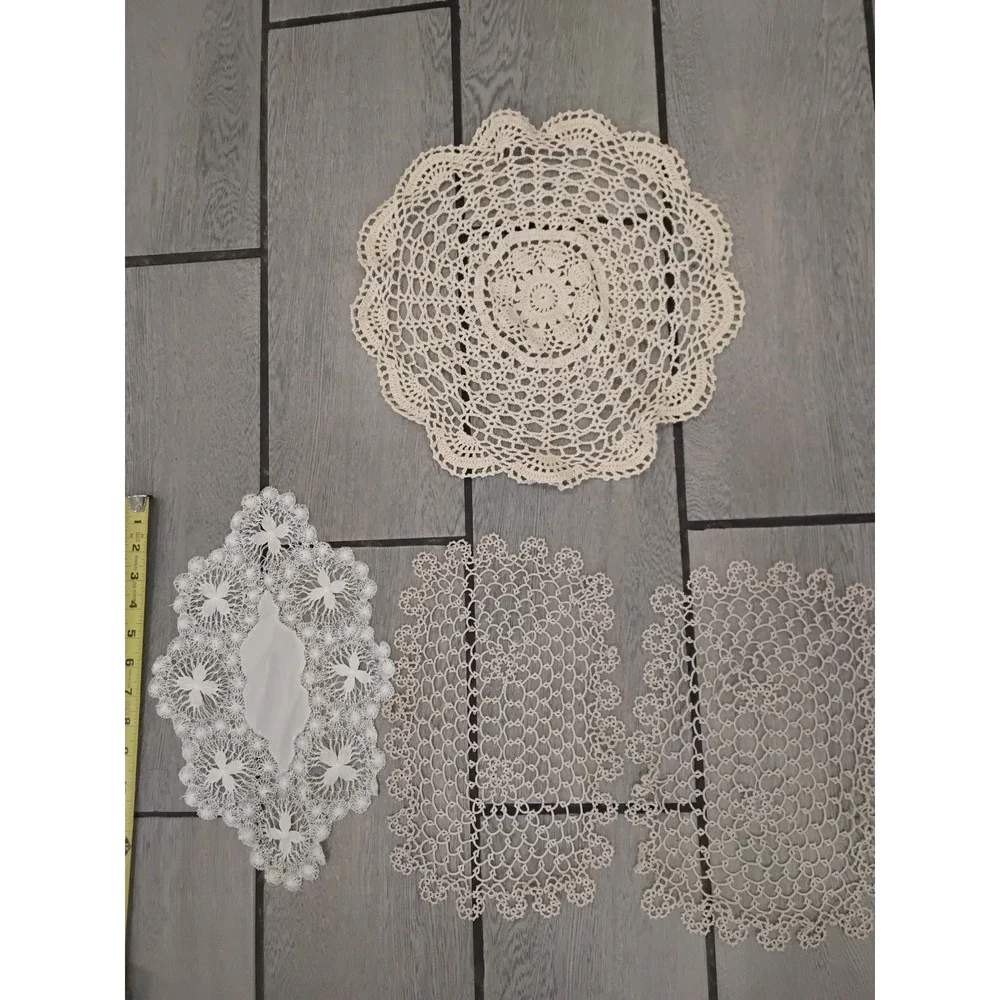 Vintage‎ Crochet Doilies Lot of 4